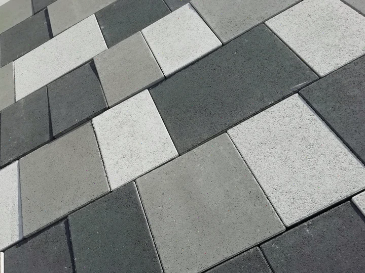 dlažobné dosky sivých a čiernych odtieňov